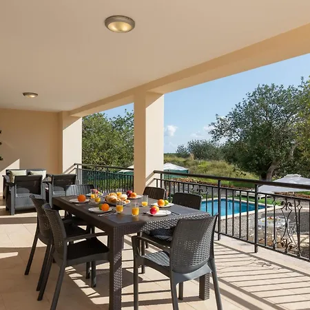 Toni - Aguas Blancas Villa Santa Eularia des Riu